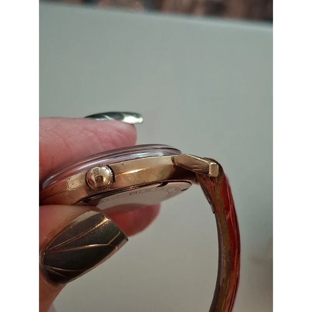Bulova G875046 17 Jewel Manual Wind, 10KT RGB Mens Watch. Brown Leather Band.